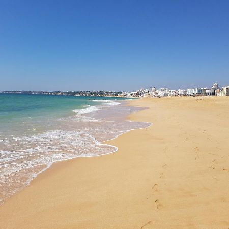 Casa Oliveira - Sunny 2-Bed Retreat Steps From The Beach Armação de Pêra 외부 사진