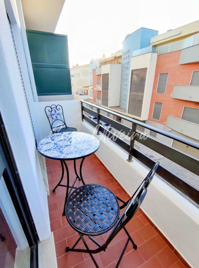 Casa Oliveira - Sunny 2-Bed Retreat Steps From The Beach Armação de Pêra 외부 사진
