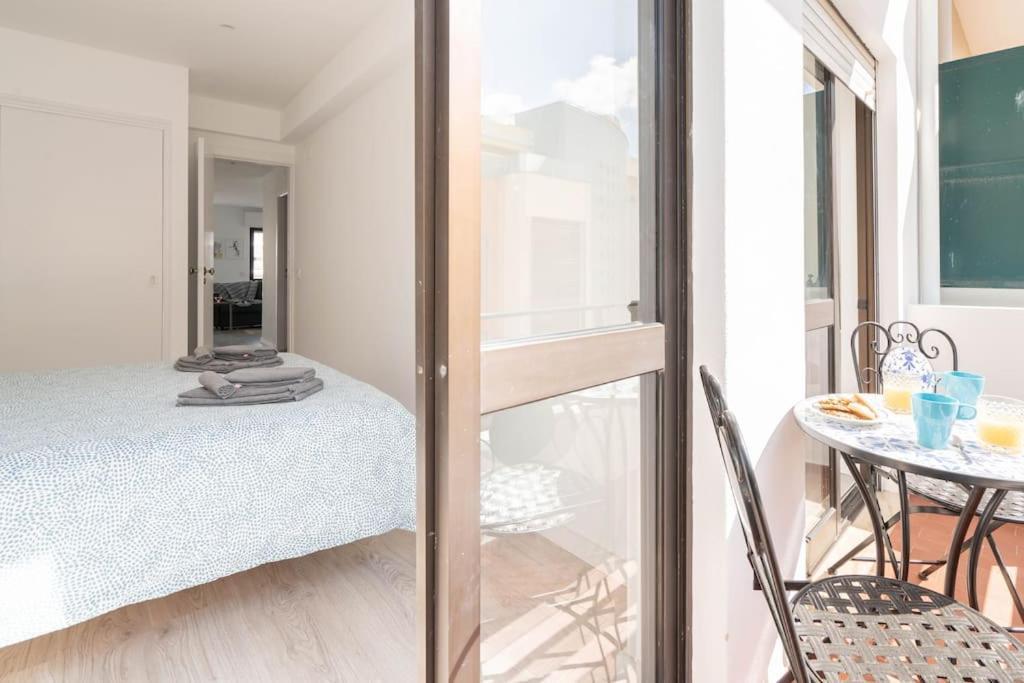 Casa Oliveira - Sunny 2-Bed Retreat Steps From The Beach Armação de Pêra 외부 사진