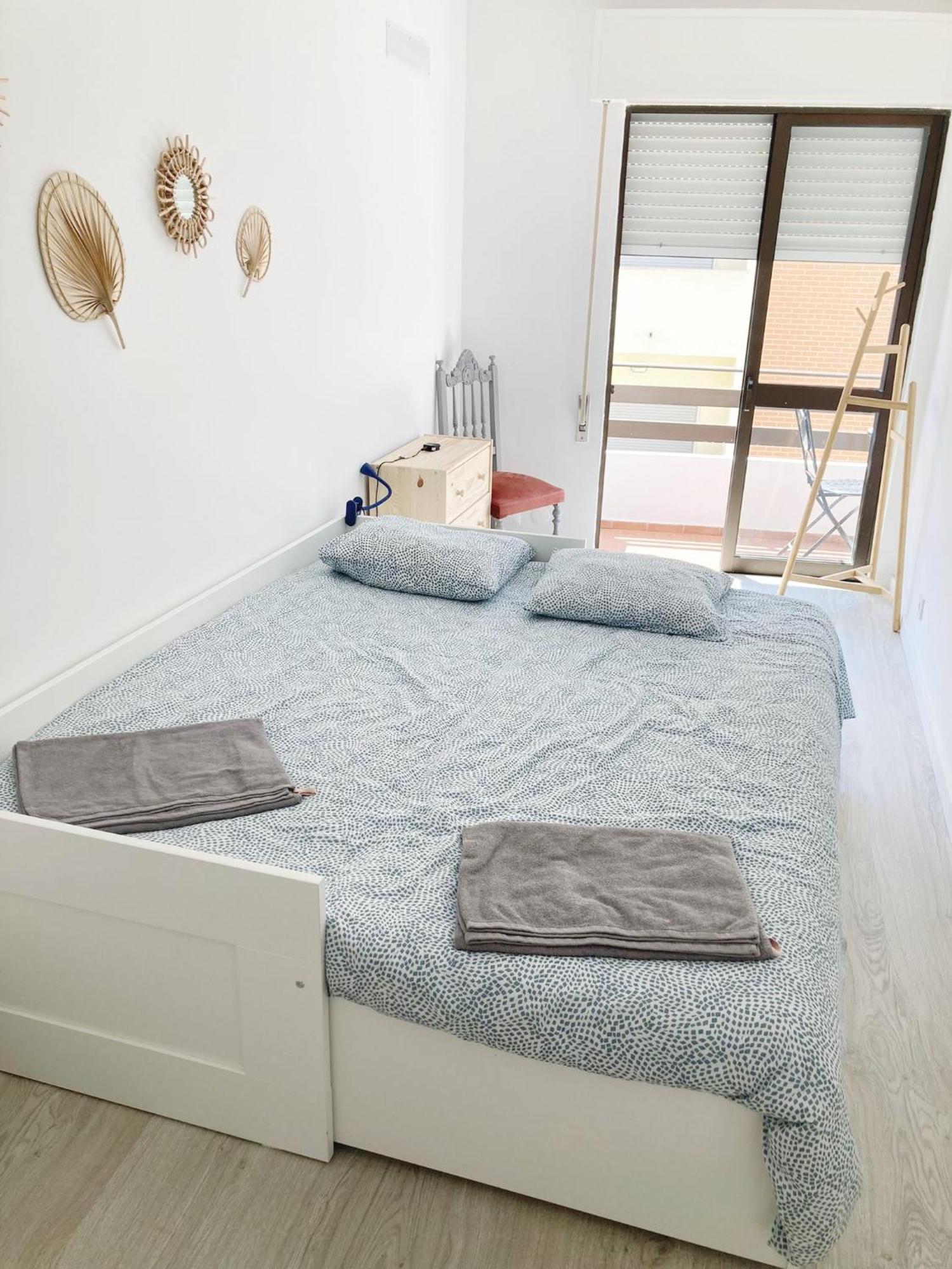 Casa Oliveira - Sunny 2-Bed Retreat Steps From The Beach Armação de Pêra 외부 사진